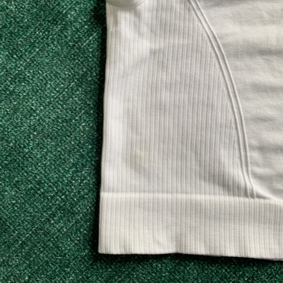 NWT ALALA Seamless Crop Tank White M carbon38 $70 - Picture 6 of 8